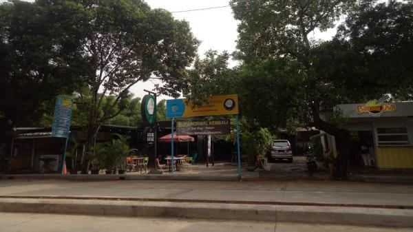 Tempat jajan di kawasan Bintaro Tempat jajan di kawasan Bintaro. (Foto: Istimewa).