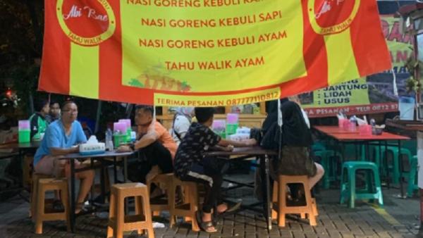 Tempat jajan di wilayah Bintaro Tempat jajan di wilayah Bintaro. (Foto: Istimewa).