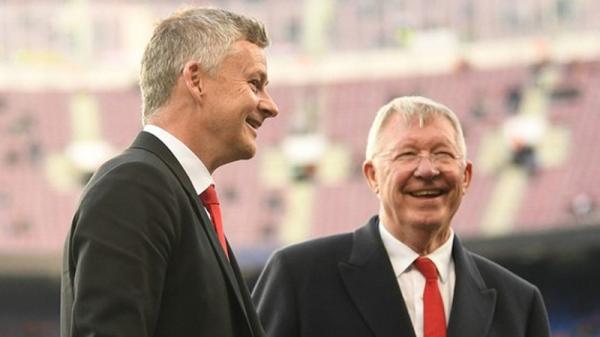 Ole Gunnar Solskjaer Sir Alex Ferguson Manchester United (MU) vs Tottenham Hotspur pada pekan ke-10 Liga Inggris, Sabtu (30/10/2021) malam WIB. Solskjaer jumpa Ferguson jelang laga. (Foto: ESPN)
