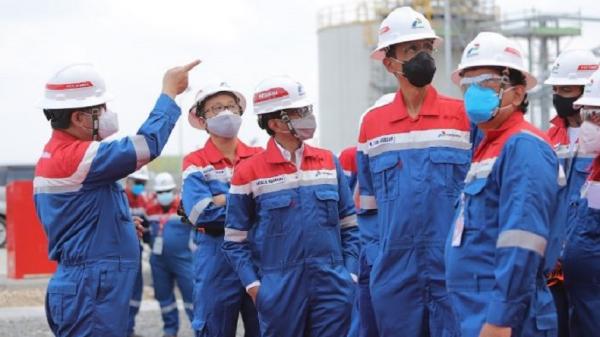 Wamen BUMN 1 Wakil Menteri BUMN I Pahala Mansury kunjungan kerjanya ke proyek pngembangan lapangan unitisasi gas Jambaran Tiung Biru (JTB). (foto: ist)