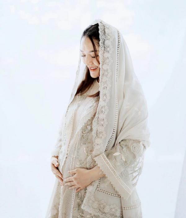 Potret seksi penyanyi dangdut Siti Badriah (Foto: Instagram)