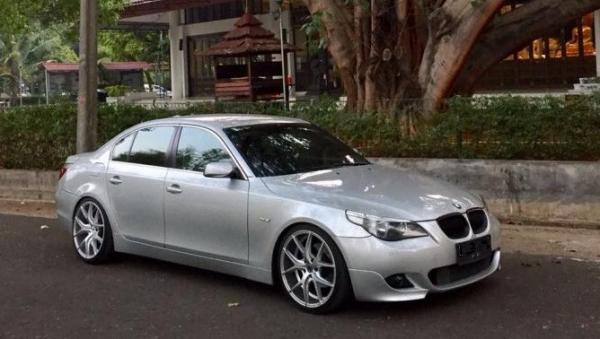 1 BMW