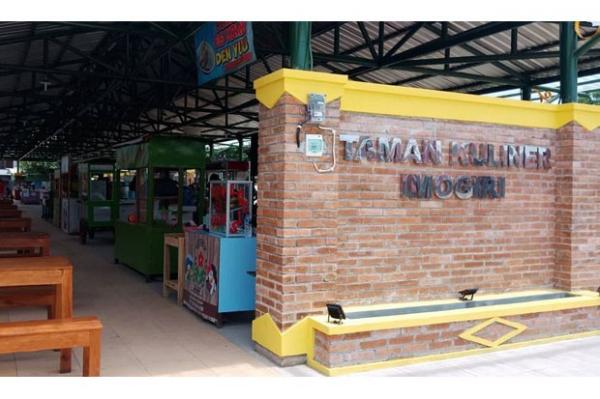 Taman Kuliner Imogiri Taman Kuliner Imogiri berada di lapangan bekas pasar lama Imogiri atau tepatnya di Jalan Makam Raja, Karangtalun, Imogiri, Bantul. (Foto : lesehan_mbanyumili)
