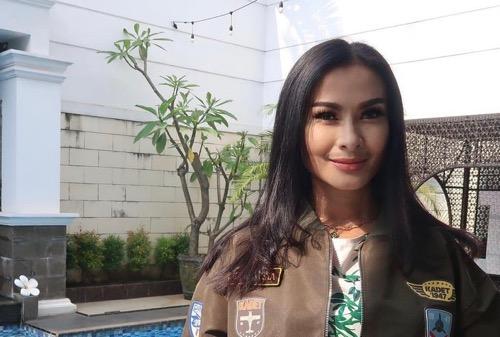 Iis Dahlia pedangdut Artis berdarah sunda, Iis Dahlia.