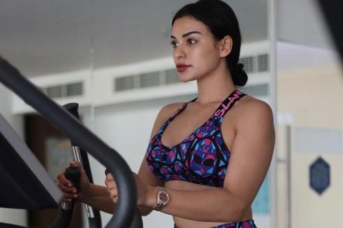 Nora Alexandra saat nge-gym Nora Alexandra saat nge-gym.