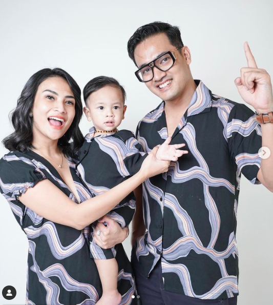 Potret mesra Vanessa Angel dan suaminya, Bibi Andriansyah. (Foto: Instagram)