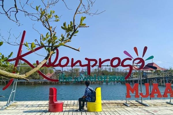 Hutan Mangrove Kulonprogo Hutan Mangrove Kulonprogo berada di Dusun Pasir Mendit, Jangkaran, Temon, Kulonprogo. (Foto : @visitkulonprogo)