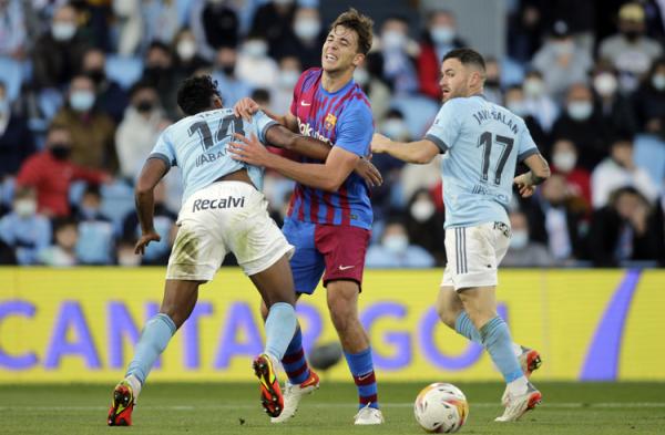Barcelona Vs Celta Vigo Barcelona apes banget. Klub Katalan itu ditahan imbang Celta Vigo 3-3 setelah unggul tiga gol pada jornada ke-13 Liga Spanyol di Balaidos. (Foto: Reuters)