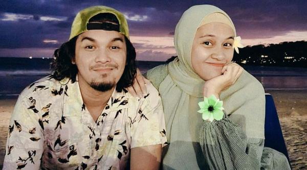 09 Artis Hijrah Setelah Nikah5 Artis memilih hijrah setelah menikah dan sama-sama belajar agama Islam. (Foto: Instagram)