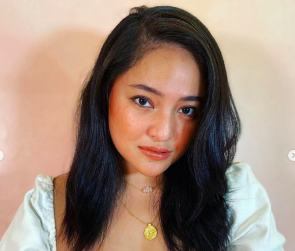Screen Shot 2021 11 11 At 15 24 38 Artis yang memiliki tubuh berisi dan tetap terlihat cantik. (Foto: Instagram)