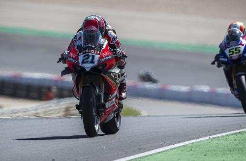 Motor Superbike yang diunboxing Kasus memalukan terjadi di menjelang gelaran World Superbike (WSBK) 2021. Logistik yang berisi motor balap milik Tim Ducati diunboxing tanpa izin. (foto: Aruba Ducati Italia).