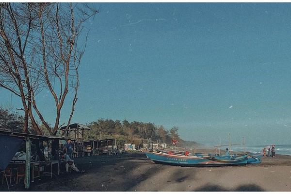 Suasana Pantai Kuwaru di Bantul. (Foto : @nurinswasti)