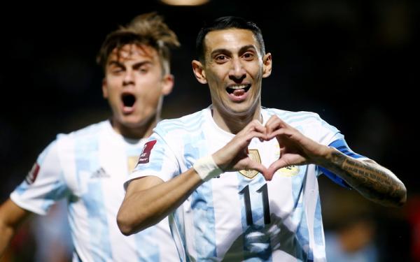 Winger lincah Timnas Argentina, Angel Di Maria merayakan gol yang dicetaknya ke gawang Uruguay dalam laga Kualifikasi Piala Dunia 2022 di Stadion Campeon del Siglo, Sabtu (13/11/2021). (Foto: REUTERS/Ernesto Ryan)