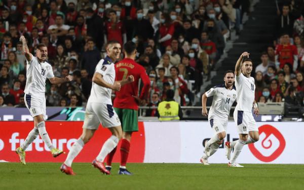 Portugal Vs Serbia Timnas Portugal dikalahkan Serbia 1-2 pada matchday terakhir Grup A Kualifikasi Piala Dunia 2022 di Estadio da Luz, Senin (15/11/2021) dini hari WIB. (Foto: REUTERS/Pedro Nunes)