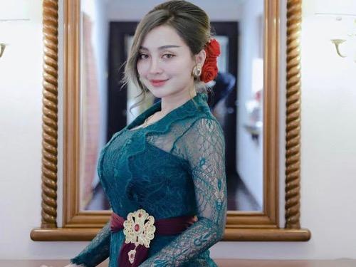 Cupi Cupita Cupi Cupita penyanyi dangdut seksi.