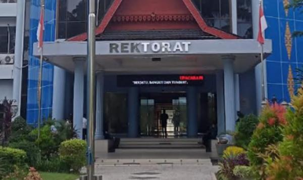 Universitas Terbesar di Sumatera, Universitas Riau. (Foto: MNC/Banda Haruddin Tanjung) Universitas Terbesar di Sumatera, Universitas Riau. (Foto: MNC/Banda Haruddin Tanjung)
