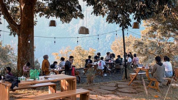 CAFE D PAKAR Cafe D Pakar, satu dari 5 tempat makan di Dago Coblong Bandung. (Foto: ISTIMEWA/Instagram)