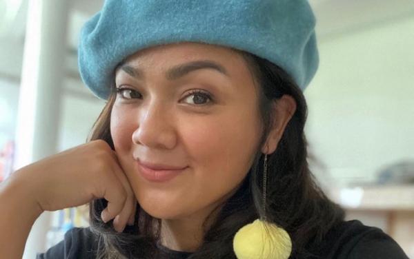 Nirina Zubir kasus mafia tanah Artis lawas bisa banyak bahasa asing. (Foto: Instagram)