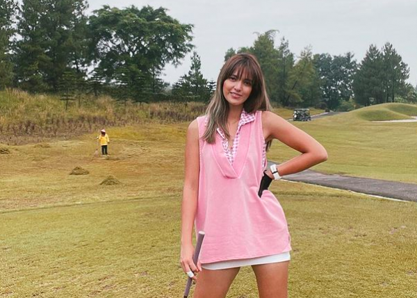 Screen Shot 2021 11 21 At 07 57 13 Artis cantik banyak anak memiliki tubuh seksi. (foto: Instagram)