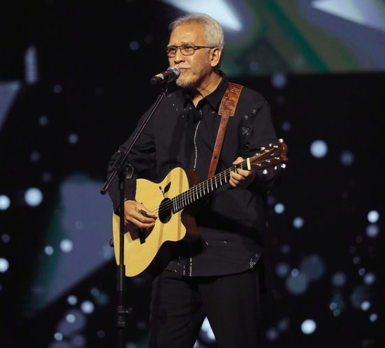 Iwan Fals Penyanyi top merangkak dari pengamen di lampu merah hingga di terminal. (Foto: Instagram)