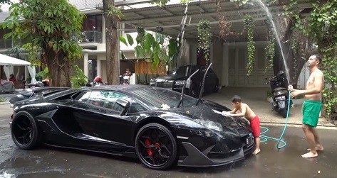 Lamborghini Aventador