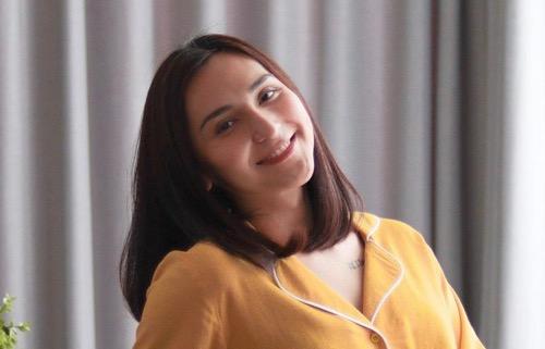 artis ganteng Indonesia berubah jadi cantik layaknya wanita.