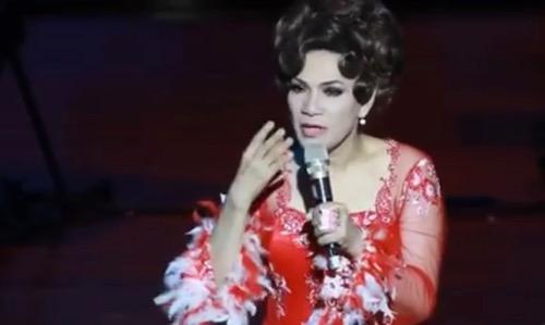 Dorce Gamalama bunda Artis Indonesia dulu laki-laki jadi perempuan.