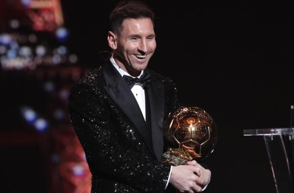 Lionel Messi 1 Lionel Messi keluar sebagai peraih trofi Ballon dOr 2021. Cristiano Ronaldo tak masuk lima besar ranking akhir. (Foto: REUTERS/Benoit Tessier)