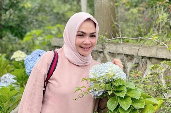 Artis yang Punya Rumah Mewah di Menteng, Rieta Amilia (Foto: IG) Artis yang Punya Rumah Mewah di Menteng, Rieta Amilia (Foto: IG)