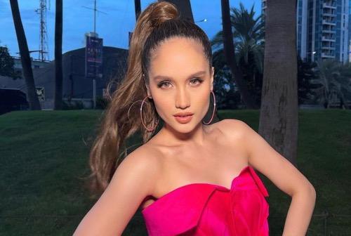 Artis Wanita yang Mengaku Tidak Suka Beli Barang Mewah. (foto: Instagram)