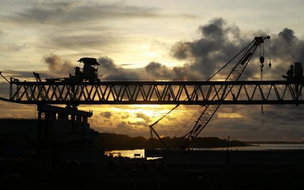 Jembatan Peningkatan kondisi jalan Pansela Jawa diharapkan dapat menjadi jalur wisata wilayah pesisir pantai selatan.