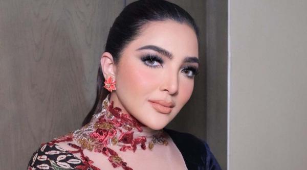 12 Ashanty Deretan artis cantik punya koleksi tas mahal. (Foto: Instagram)