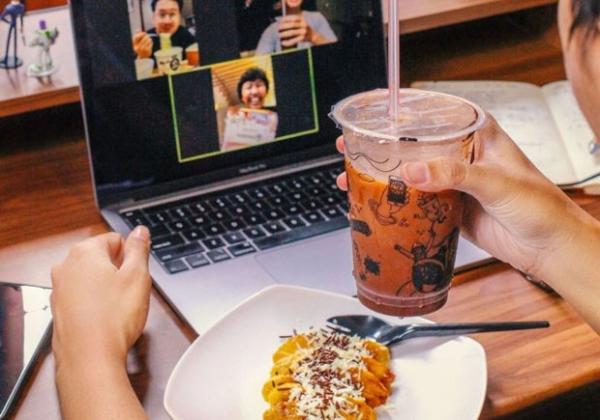 Warunk Upnormal buka setiap hari dari jam 11.00 hingga 21.00 malam. Tempatnya cukup luas, dengan 2 lantai yang bisa digunakan semua.(Foto : @Warungk_upnormal)