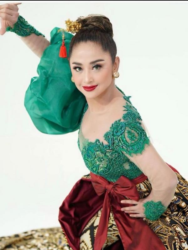 Screenshot 20211214 083551 Instagram Deretan artis jebolan pesantren yang kini aktif di dunia hiburan. (Foto: Instagram)
