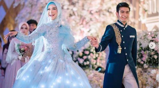 15 Ria Ricis Pernikahan Artis Disiarkan Live di TV. (foto: Instagram)