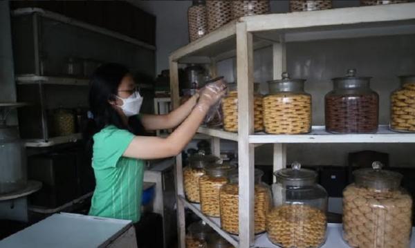 kue legendaris