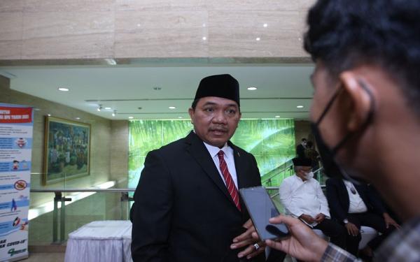 Anggota III BPK RI, Achsanul Qosasi Anggota III BPK Achsanul Qosasi menyebut mendiang Harry Azhar merupakan orang yang baik. Dia mengaku telah 12 tahun bekerja bersama almarhum sejak di DPR. (foto: Iqbal Dwi/MPI)