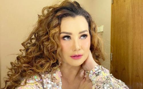 Reza Artamevia Artis memutuskan kembali buka hijab, Reza Artamevia.