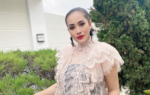8 Artis Memutuskan Kembali Buka Hijab, Shinta Bachir