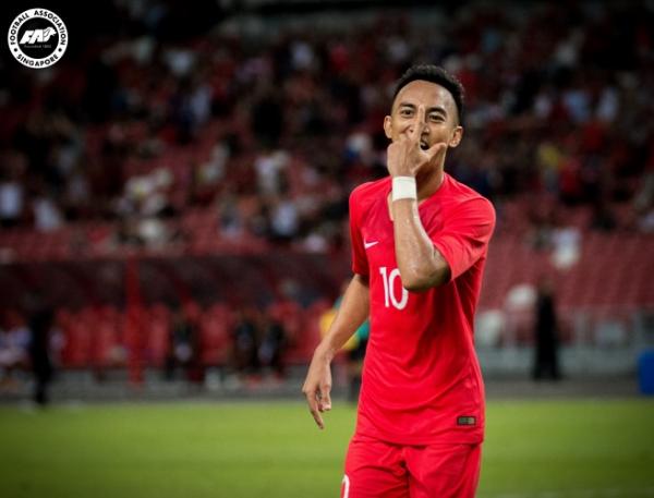 Faris Ramli Faris Ramli adalah motor serangan Singapura. Skillnya mengolah si kulit bundar terbilang di atas rata-rata. (foto: FAS).