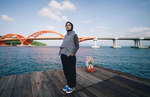 Artis jadi juragan kontrakan, Tantri Kotak.