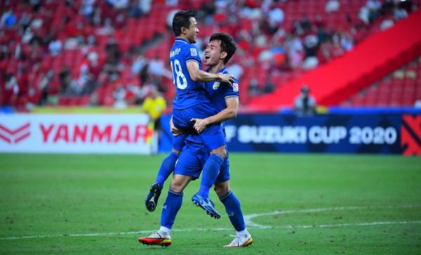 Thailand Vs Indonesia Thailand menang 3-0 atas Indonesia pada leg 1 final Piala AFF 2020 di National Stadium, Rabu (29/12/2021) malam WIB. (Foto: Twitter/Changsuek_TH)