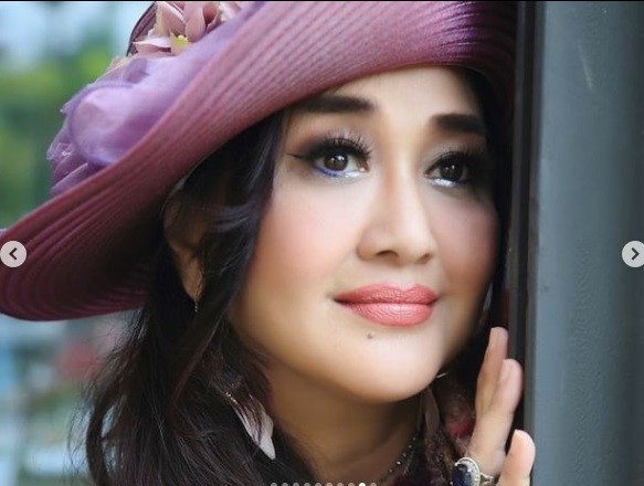 30 Paramitha Rusady Artis hamil di usia nyaris 50 tahun. (Foto: instagram)