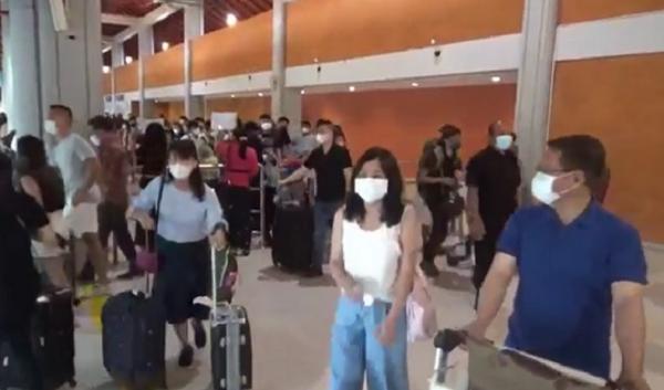 Bandara Tersibuk kedua Setelah Soekarno-Hatta(Foto: iNews/Aris Wiyanto) Bandara Tersibuk kedua Setelah Soekarno-Hatta (Foto: iNews/Aris Wiyanto)