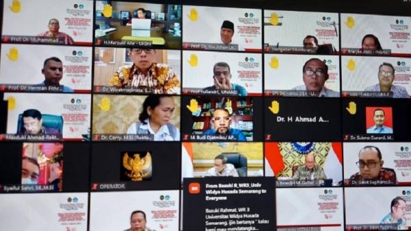 Rektor Ist Menko Polhukam Mahfud MD berdialog dengan para rektor secara virtual dalam rangka menjaga kondusifitas politik, hukum dan keamanan selama masa pandemi Covid-19 secara virtual, Kamis (5/8/2021). (Foto: Istimewa).