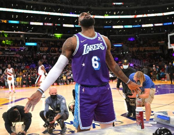 Lebron James bawa Lakers menang Lebron James (foto: Jayne Kamin-Oncea-USA TODAY Sports).