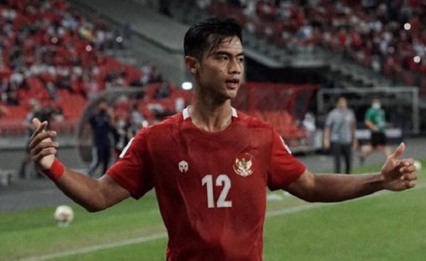 Pratama Arhan Bek Indonesia Pratama Arhan bersinar di Piala AFF 2020. Dia mencuri perhatian berkat penampilan impresif sepanjang kejuaraan. (Foto: Instagram/pratamaaarhan8)