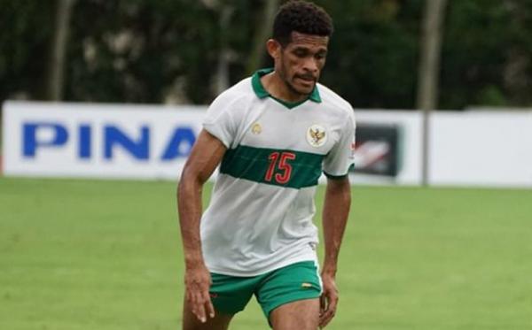 Rikcy Kambuaya main elegan sepanjang Piala AFF 2020. Ternyata ada satu sosok yang sangat berjasa di balik penampilan apiknya. (Foto: Instagram/richardo_r17)