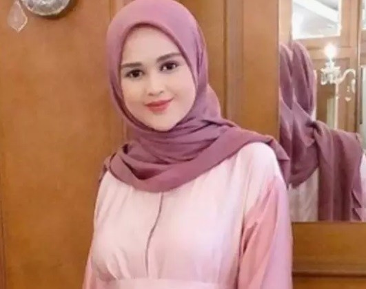 02 Cut Meyriska Artis cantik ini sukses memerankan seorang pelakor. (Foto: Instagram)