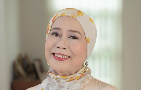 Dewi yull artis Deretan artis cerai di masa tua, Dewi Yull.
